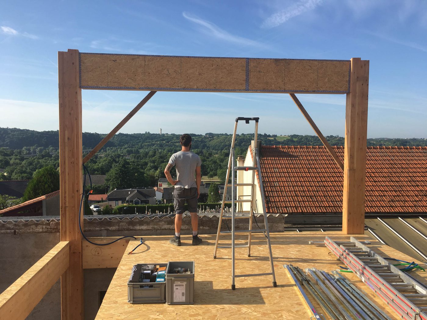 Dalle bois et portique bois