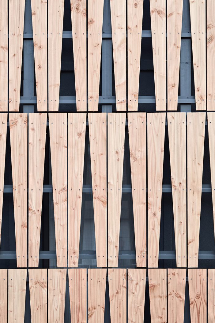 Détail du bardage en Douglas