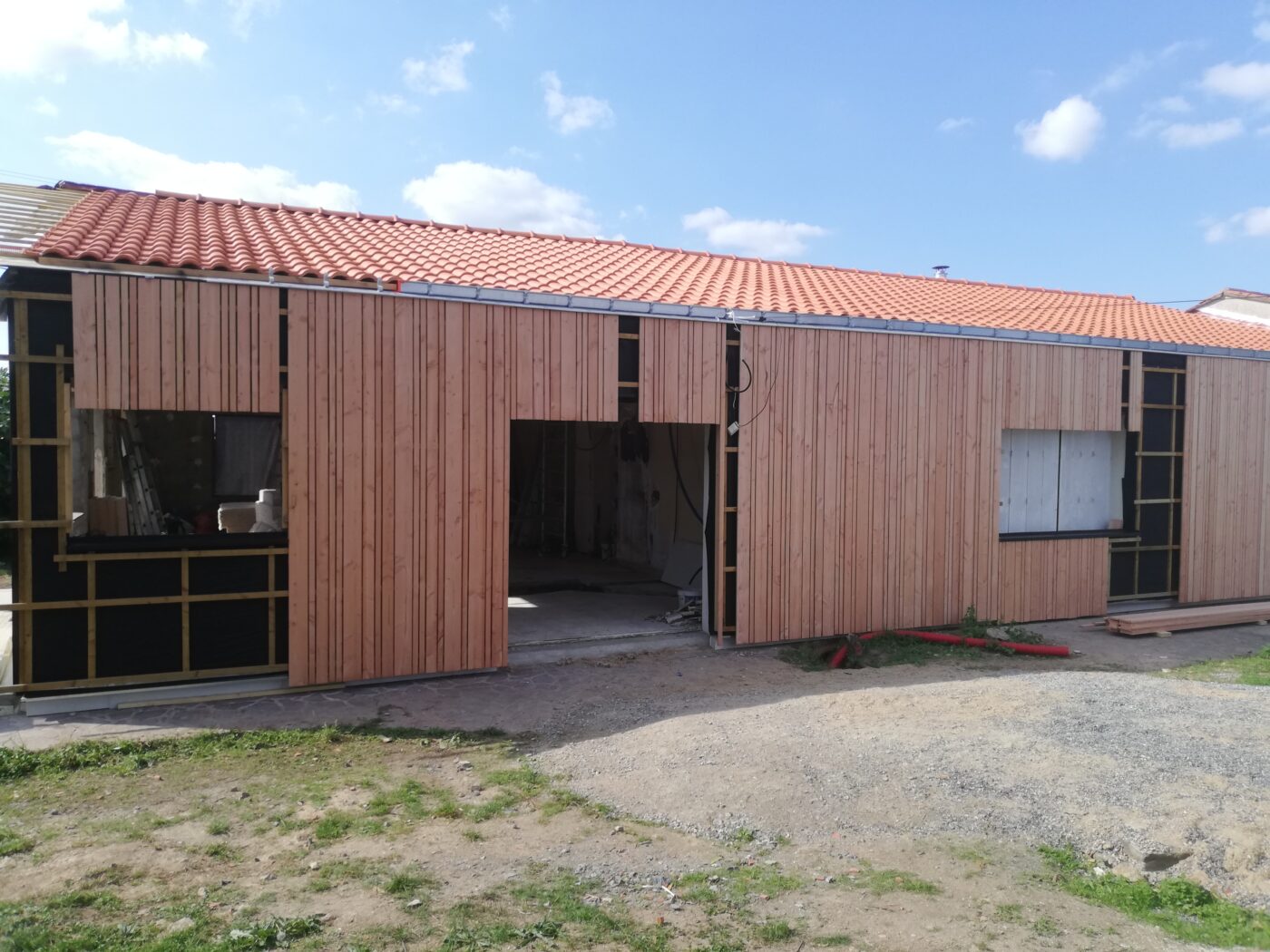 Bardage bois à claire voie